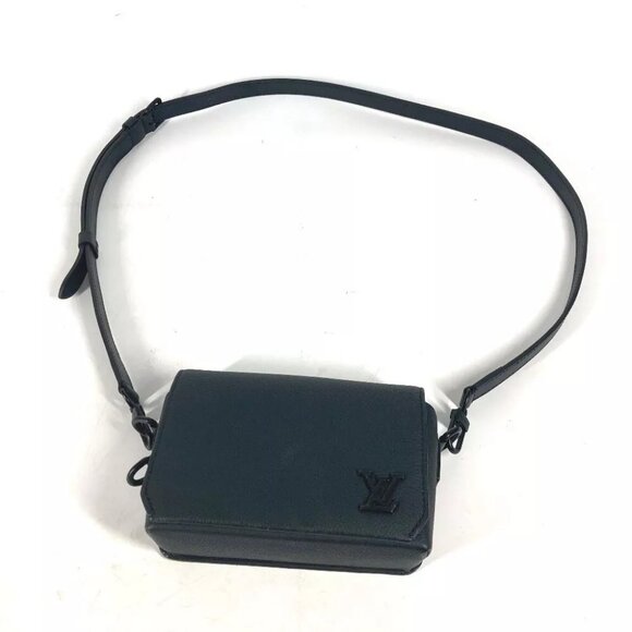 LOUIS VUITTON LV Aerogram Fastline - Wearable Pochette Body Bag - Picture 7 of 16